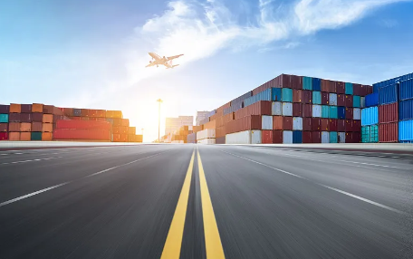 De Chinese import en export van goederenhandel is in de eerste vijf maanden van dit jaar met 15,3% gestegen